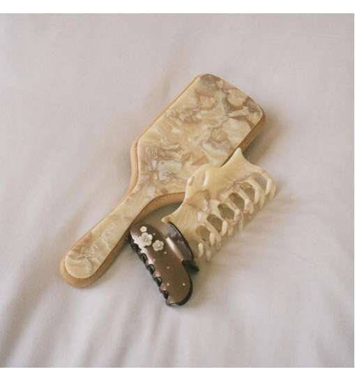 Emi Jay Bamboo Paddle Brush in Chantilly – Бамбукова щітка для волосся «Chantilly»