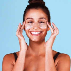 Peter Thomas Roth Water Drench® Hyaluronic Cloud Hydra-Gel Eye Patches - Зволожуючі гідрогелеві патчі для шкіри навколо очей з гіалуроновою кислотою